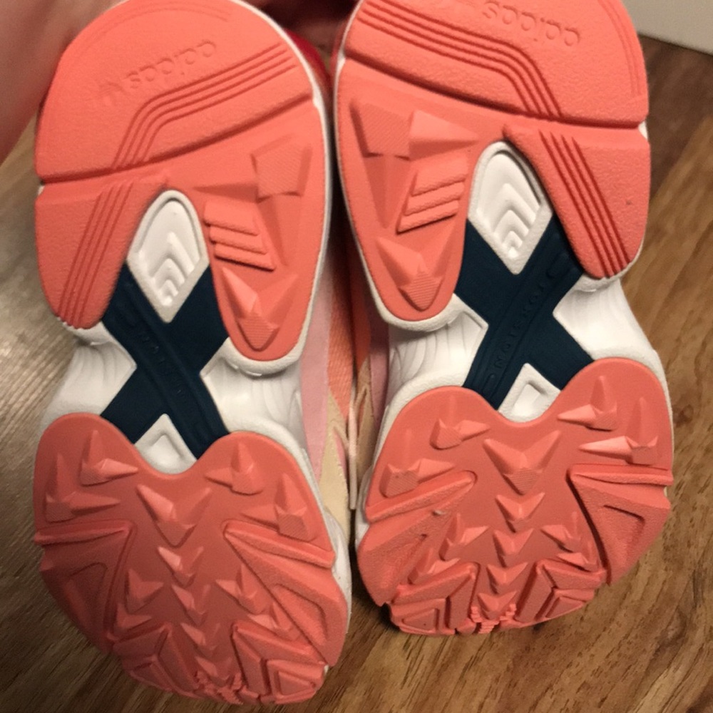 Adidas - Picture 5 of 7